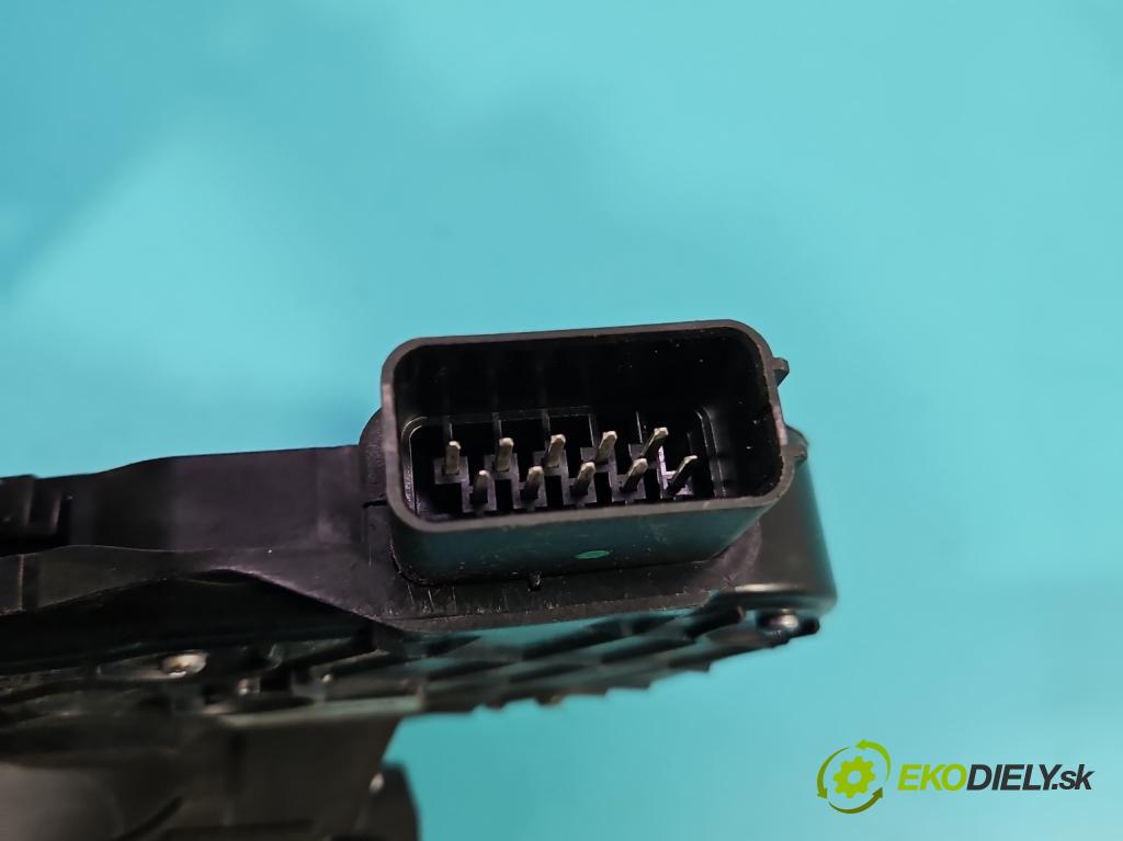 Volvo V70 III 2007-2016 2.0 16V 145 HP manual 107 kW 1999 cm3 5- zámok predné pravý 31253674