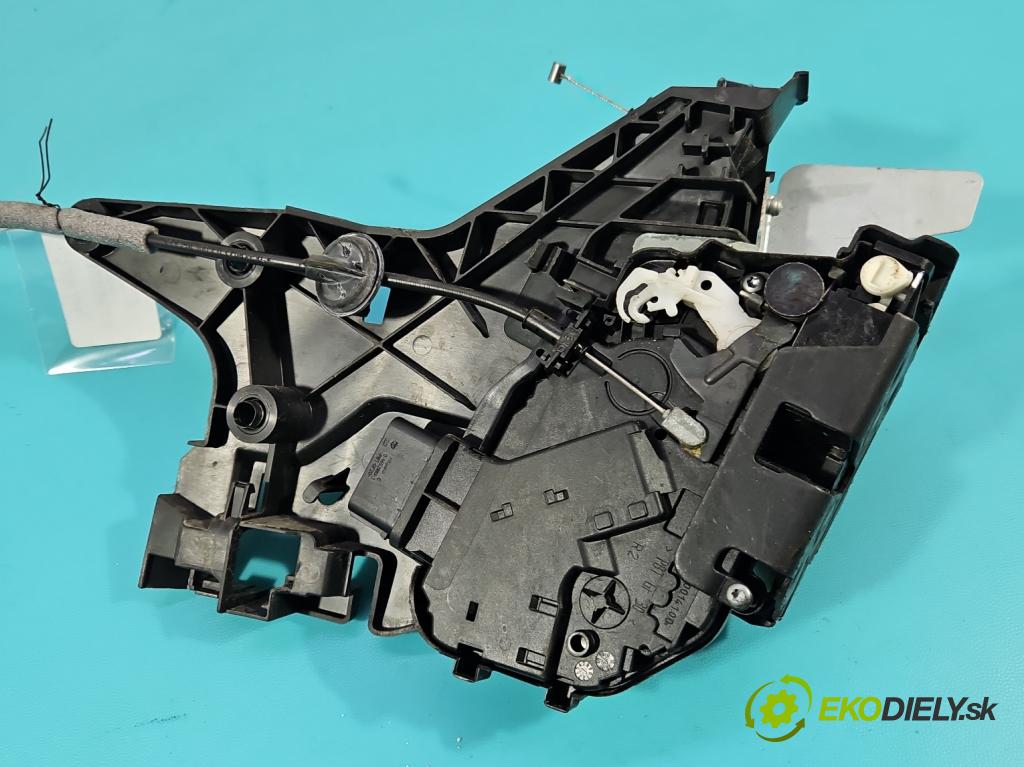 Volvo V70 III 2007-2016 2.0 16V 145 HP manual 107 kW 1999 cm3 5- zámok zadné pravý 31253668