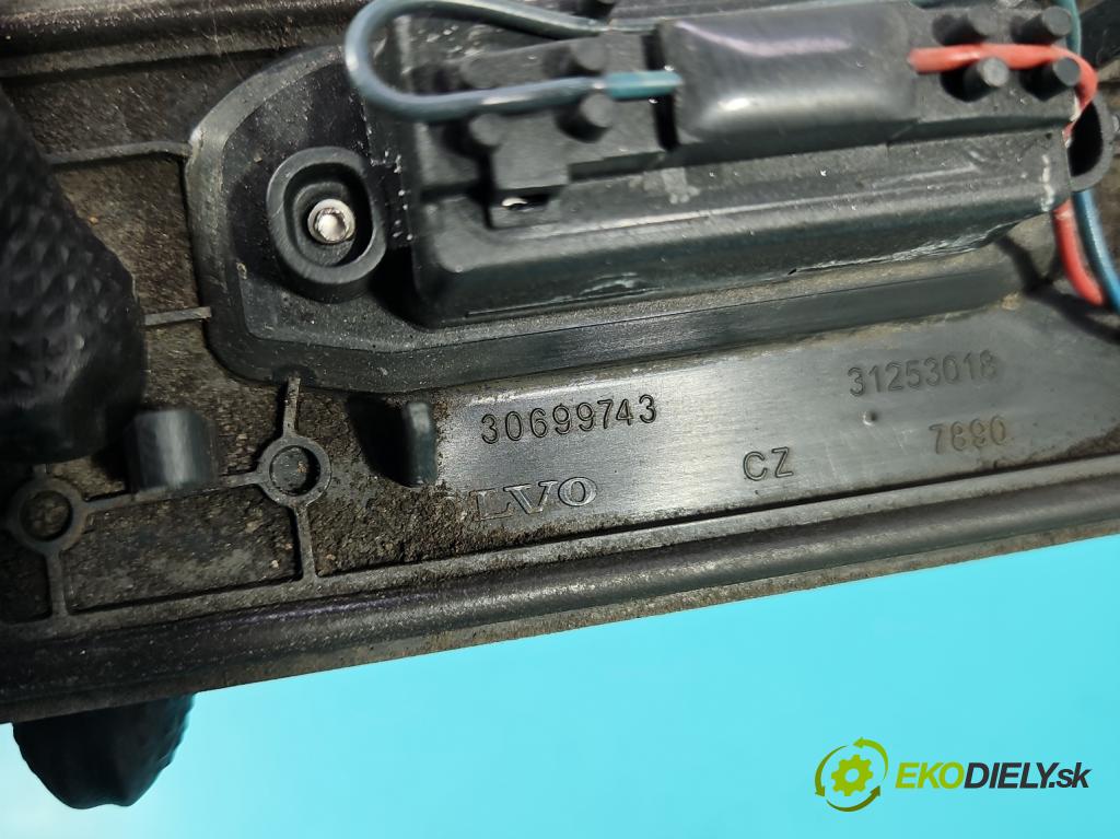 Volvo V70 III 2007-2016 2.0 16V 145 HP manual 107 kW 1999 cm3 5- rukoväť kufrové dvere zadné 31253018