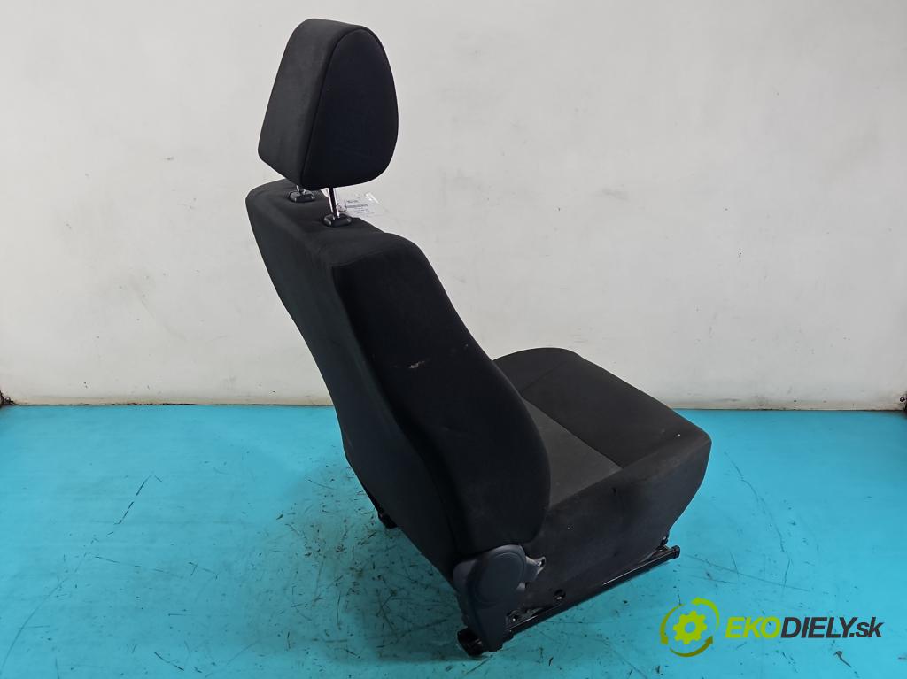 Opel Agila B 2008-2014 1.0 12V 65 HP manual 48 kW 996 cm3 5- Sedačka ľavý  (Sedadlo)