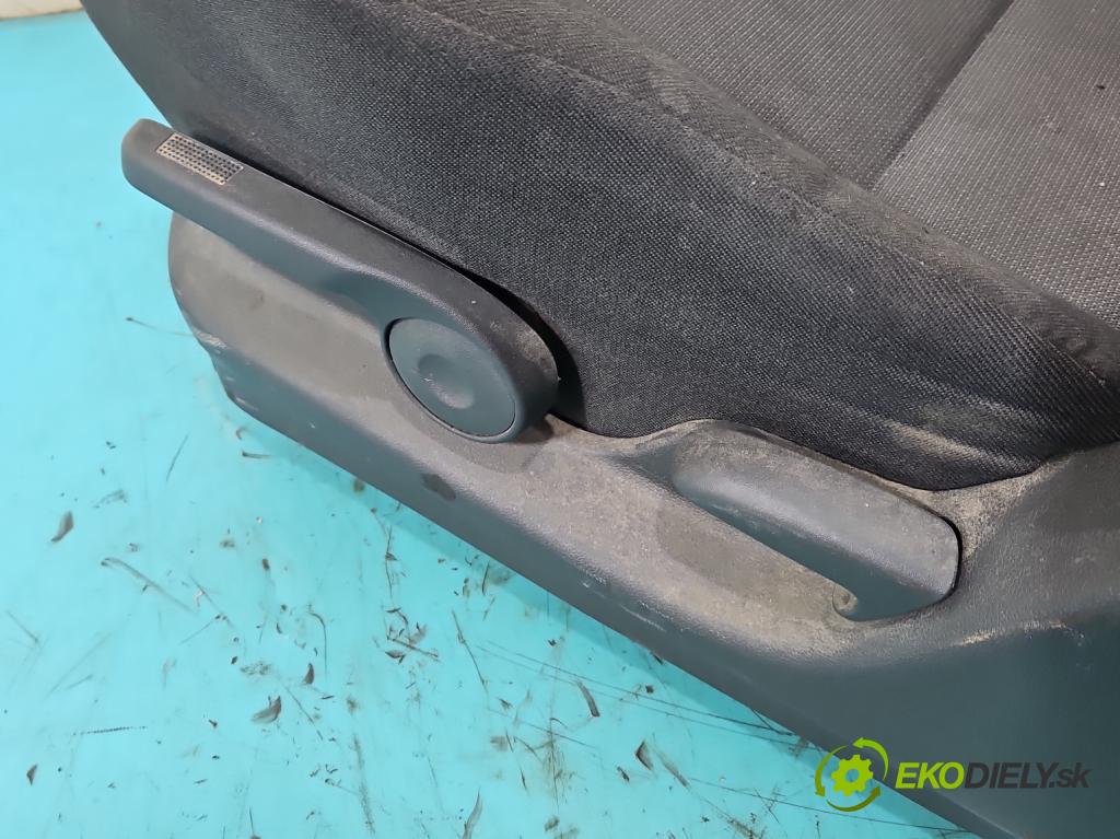 Opel Agila B 2008-2014 1.0 12V 65 HP manual 48 kW 996 cm3 5- Sedačka ľavý  (Sedadlo)