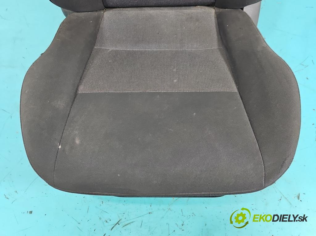 Opel Agila B 2008-2014 1.0 12V 65 HP manual 48 kW 996 cm3 5- Sedačka ľavý  (Sedadlo)