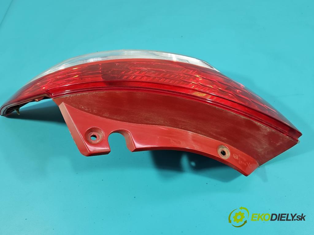 Suzuki Swift Mk7 2010-2017 1.2 16V 94 hp manual 69 kW 1242 cm3 5- světlo zadní pravé  (Klika dveří ostatní)