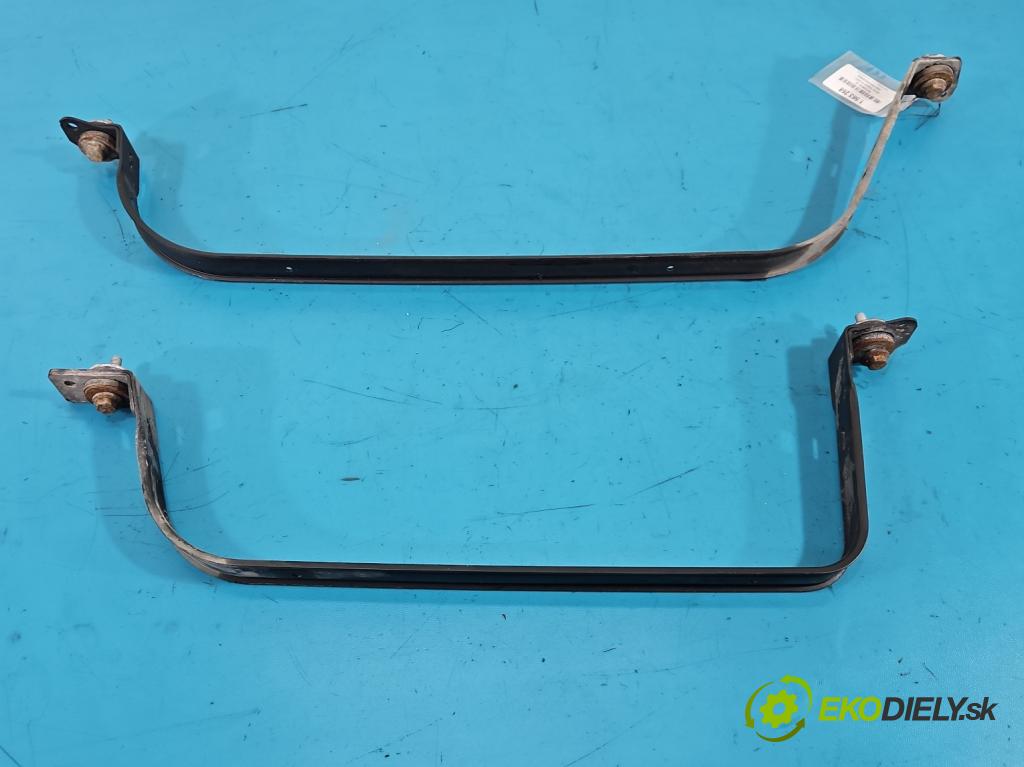 Skoda Superb IV 2023- 2.0 TDI 150 HP automatic 110 kW 1968 cm3 5- Upevnenie: 3Q0201653