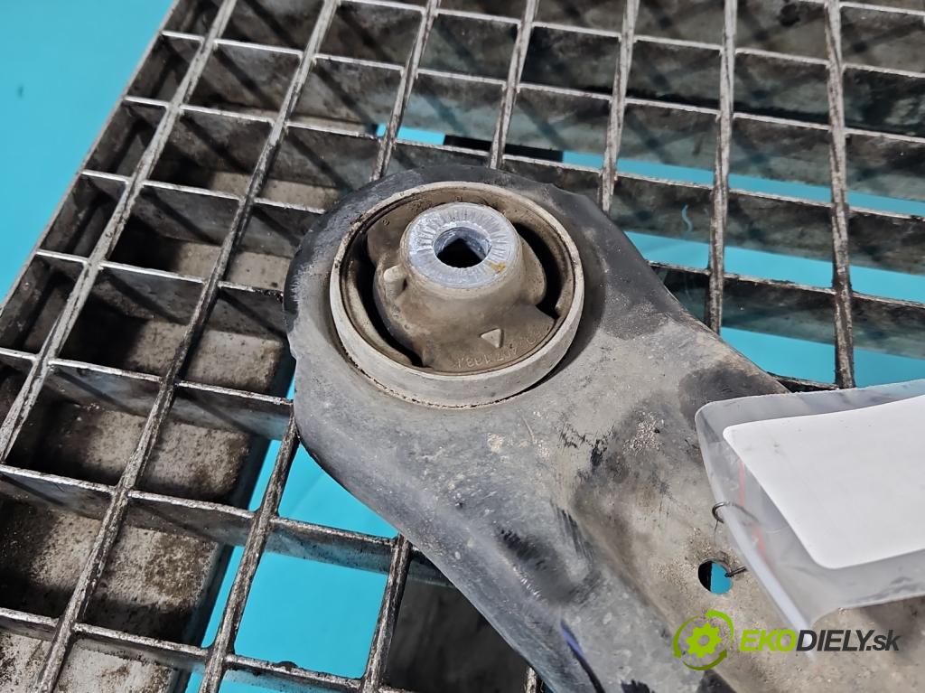 Skoda Superb IV 2023- 2.0 TDI 150 HP automatic 110 kW 1968 cm3 5- predné ľavý  (Kľučka dverí ostatné)