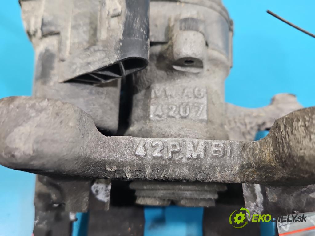 Skoda Superb IV 2023- 2.0 TDI 150 hp automatic 110 kW 1968 cm3 5- brzdič zadní levý  (Klika dveří ostatní)