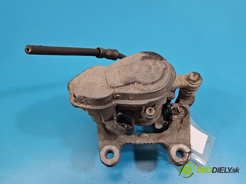 Skoda Superb IV 2023- 2.0 TDI 150 hp automatic 110 kW 1968 cm3 5- brzdič zadní levý  (Klika dveří ostatní)