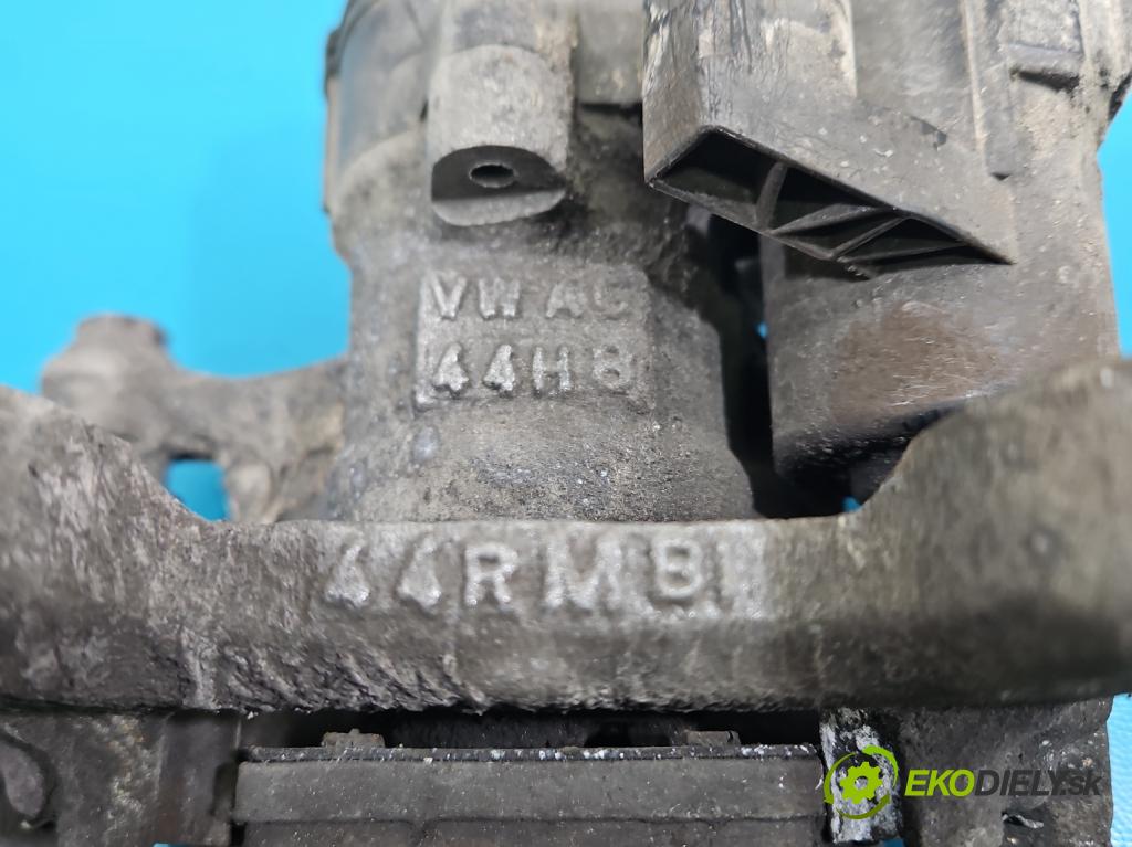 Skoda Superb IV 2023- 2.0 TDI 150 HP automatic 110 kW 1968 cm3 5- brzdič zadné pravý  (Kľučka dverí ostatné)