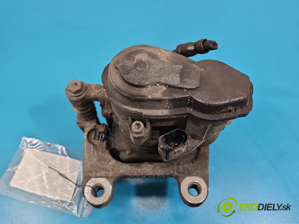 Skoda Superb IV 2023- 2.0 TDI 150 HP automatic 110 kW 1968 cm3 5- brzdič zadné pravý  (Kľučka dverí ostatné)