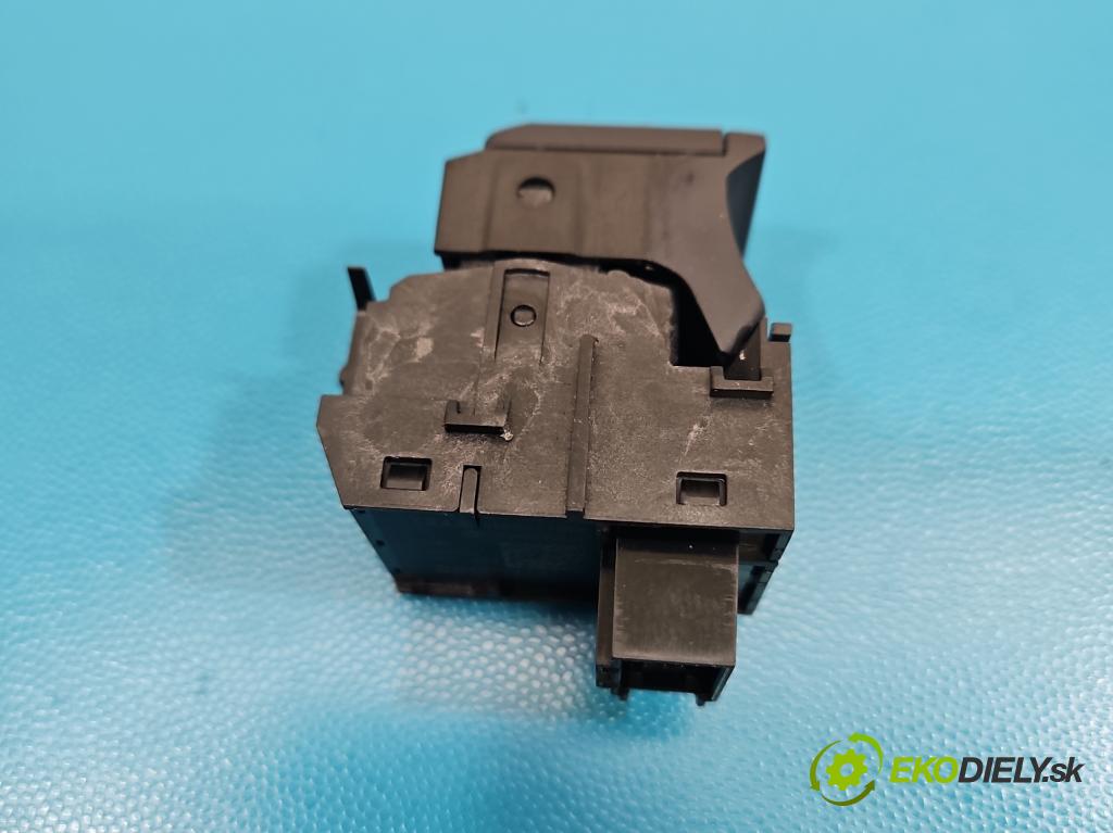 Skoda Superb IV 2023- 2.0 TDI 150 HP automatic 110 kW 1968 cm3 5- prepínač brzda: ručný 4KE927255B (Prepínacie páčky pod volantom)