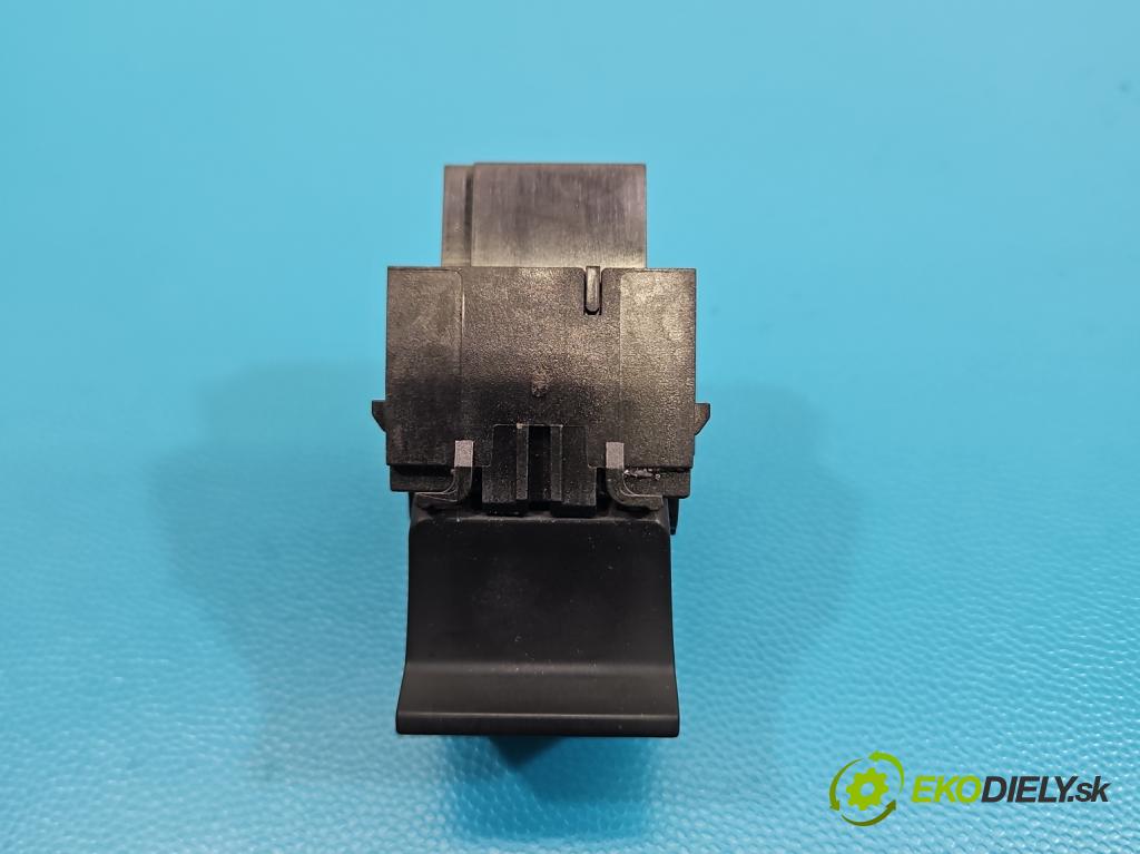 Skoda Superb IV 2023- 2.0 TDI 150 HP automatic 110 kW 1968 cm3 5- prepínač brzda: ručný 4KE927255B (Prepínacie páčky pod volantom)