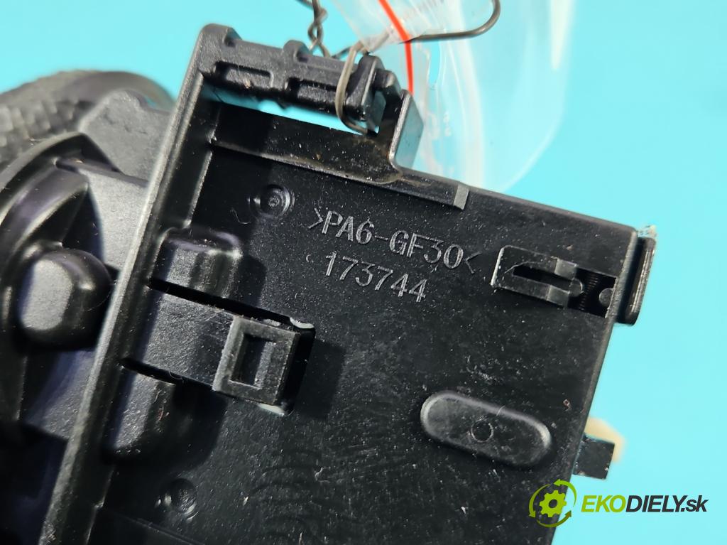 Opel Agila B 2008-2014 1.0 12V 65 HP manual 48 kW 996 cm3 5- prepínač smeroviek 173744 (Prepínacie páčky pod volantom)