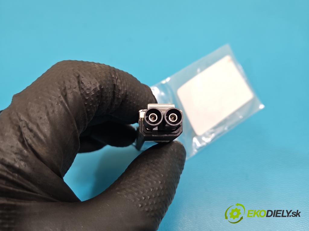 Skoda Superb IV 2023- 2.0 TDI 150 HP automatic 110 kW 1968 cm3 5- Zesilovač: 3J0035577B (Zosilňovač)