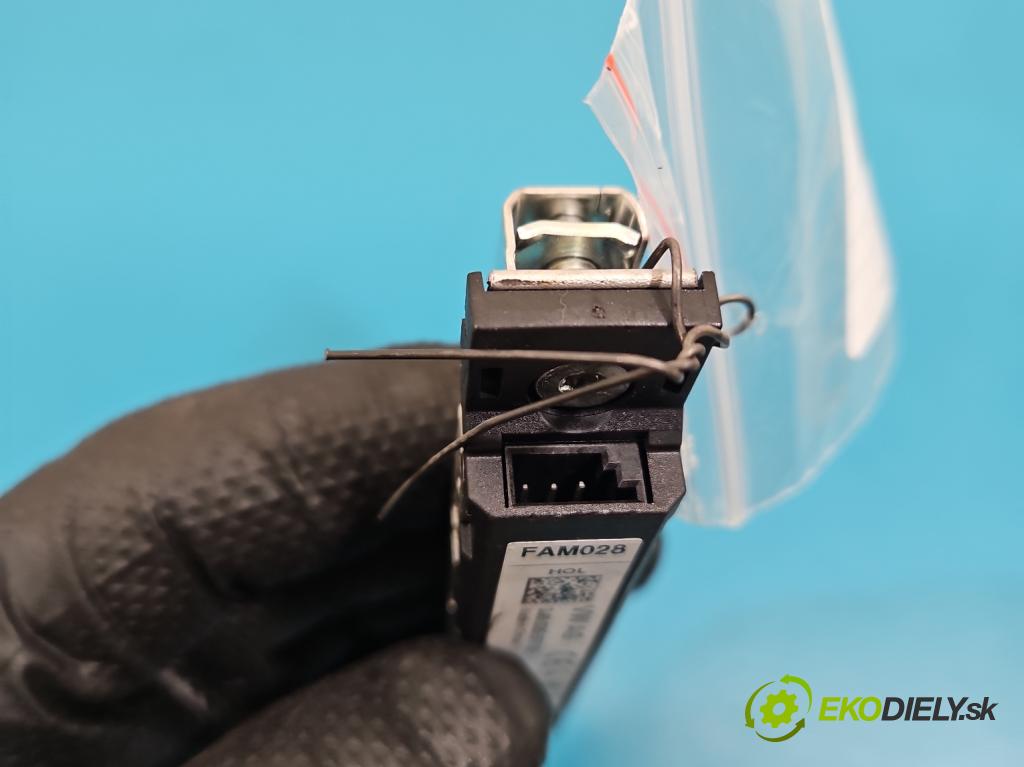 Skoda Superb IV 2023- 2.0 TDI 150 HP automatic 110 kW 1968 cm3 5- Zesilovač: 3J0035577B (Zosilňovač)