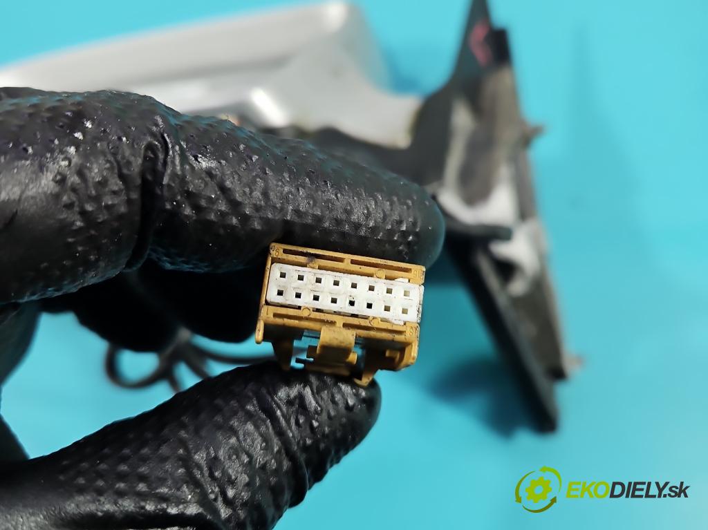 Audi A4 B6 2000-2004 1.9 tdi 131 HP manual 96 kW 1896 cm3 5- zrkadlo ľavé  (Kľučka dverí ostatné)