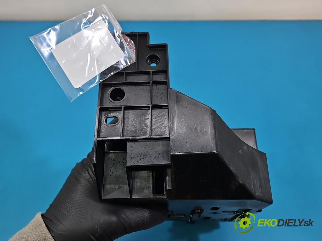 Skoda Superb IV 2023- 2.0 TDI 150 HP automatic 110 kW 1968 cm3 5- Upevnenie: 3WB971502