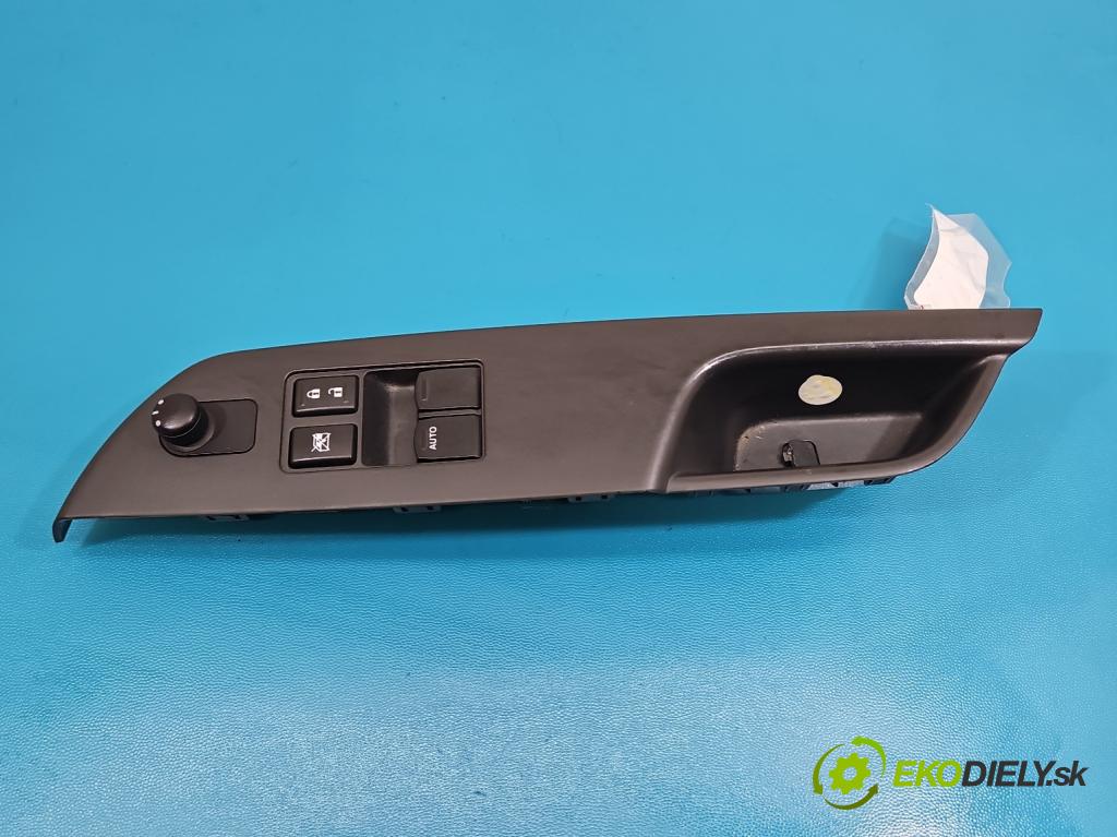 Suzuki Swift Mk7 2010-2017 1.2 16V 94 HP manual 69 kW 1242 cm3 5- prepínač okien spätných zrkadiel