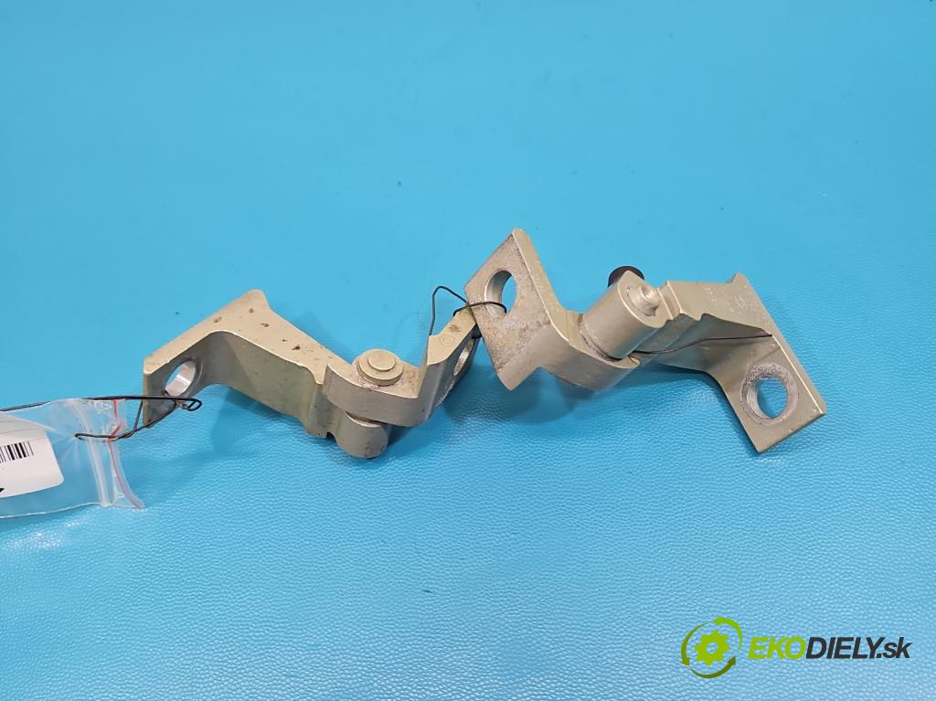 Skoda Superb IV 2023- 2.0 TDI 150 hp automatic 110 kW 1968 cm3 5- Závěs: dveře přední levý 8V5833403C