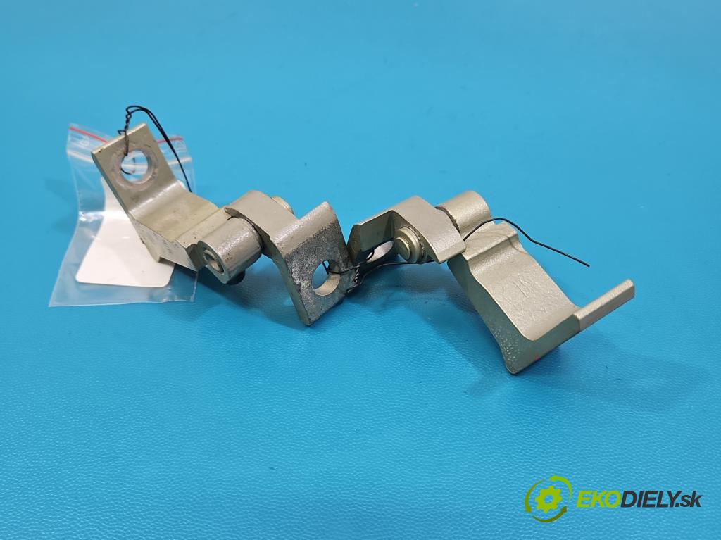 Skoda Superb IV 2023- 2.0 TDI 150 hp automatic 110 kW 1968 cm3 5- Závěs: dveře přední levý 8V5833403C