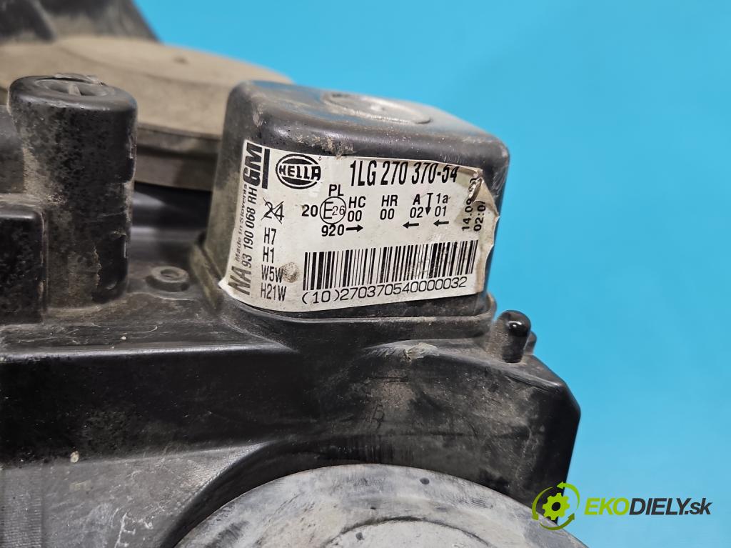 Opel Astra III 2004-2014 1.7 cdti 80 HP manual 59 kW 1686 cm3 5- Reflektor: pravý 1LG270370-54 (Svetlo predné pravé)