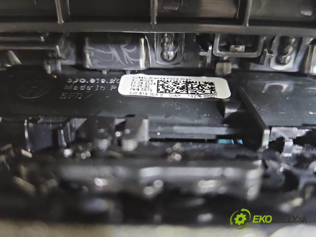 Skoda Superb IV 2023- 2.0 TDI 150 HP automatic 110 kW 1968 cm3 5- Mřížka: kúrenia ostatné 3J0864298