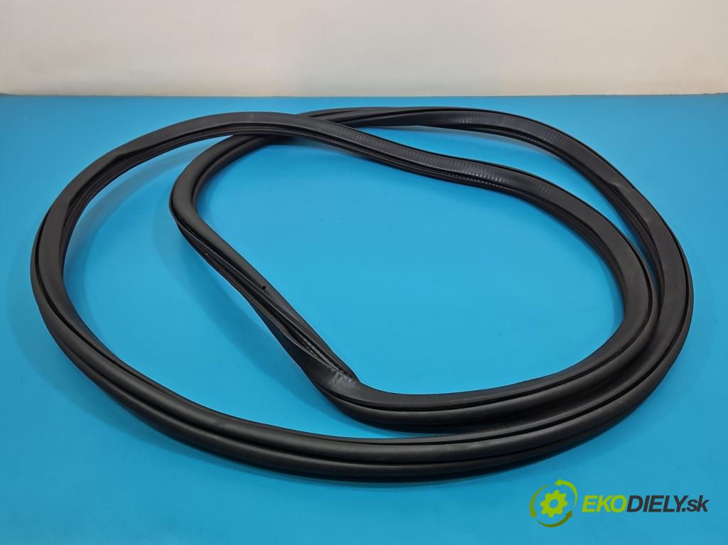 Skoda Superb IV 2023- 2.0 TDI 150 hp automatic 110 kW 1968 cm3 5- Těsnění: dveře přední levé 3J0867911