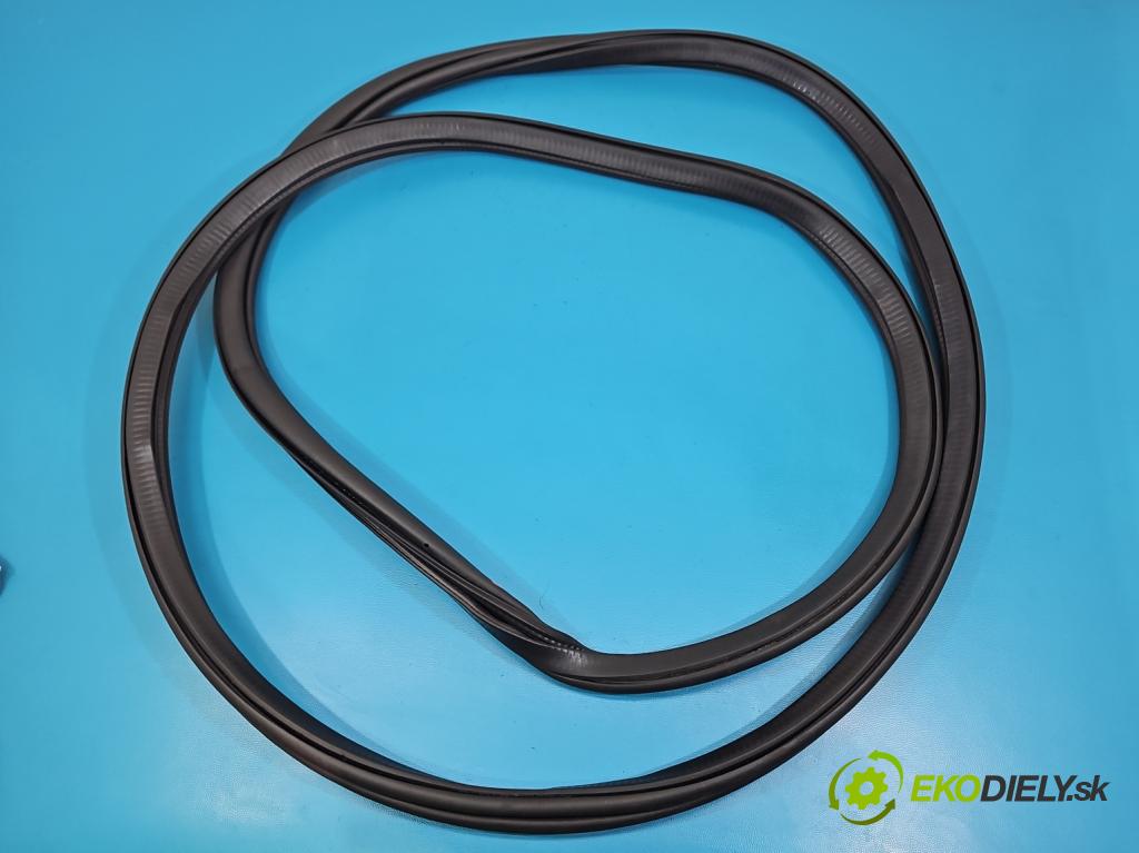 Skoda Superb IV 2023- 2.0 TDI 150 hp automatic 110 kW 1968 cm3 5- Těsnění: dveře přední levé 3J0867911