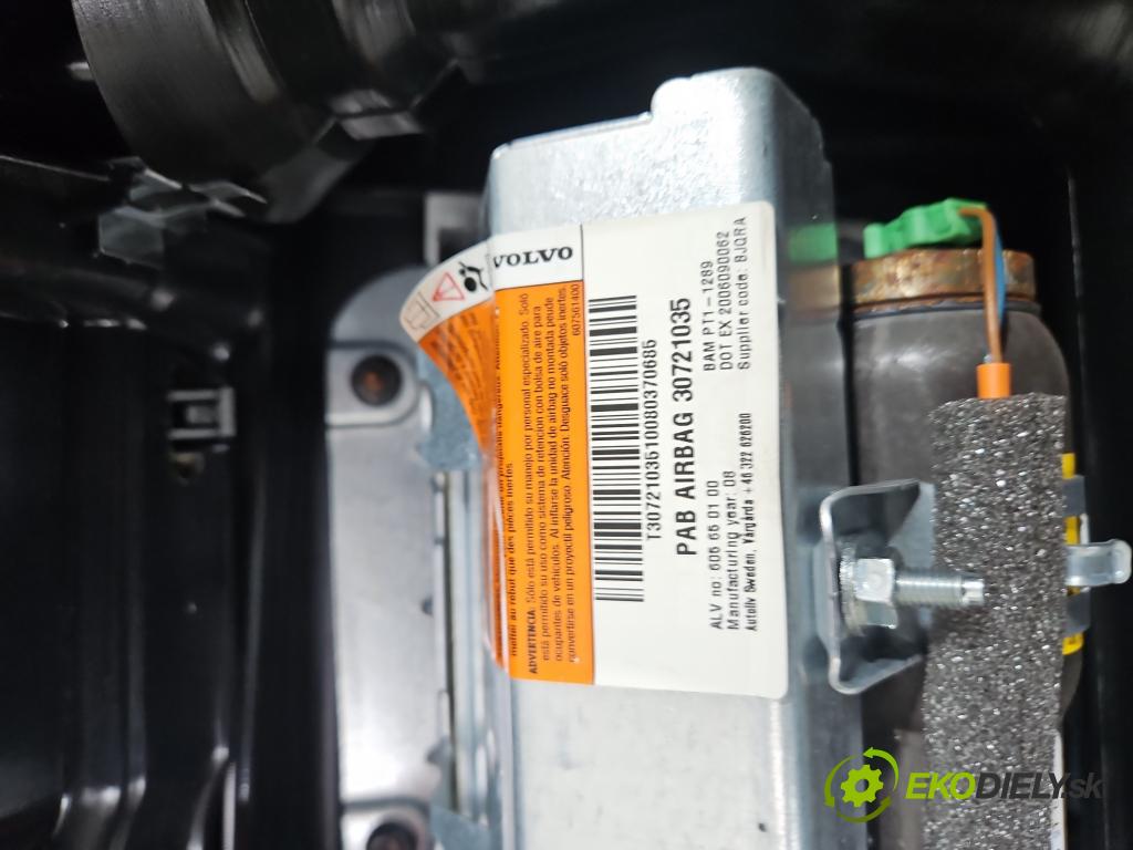 Volvo V70 III 2007-2016 2.0 16V 145 HP manual 107 kW 1999 cm3 5- kokpit,pristrojová doska rozdeľovacia