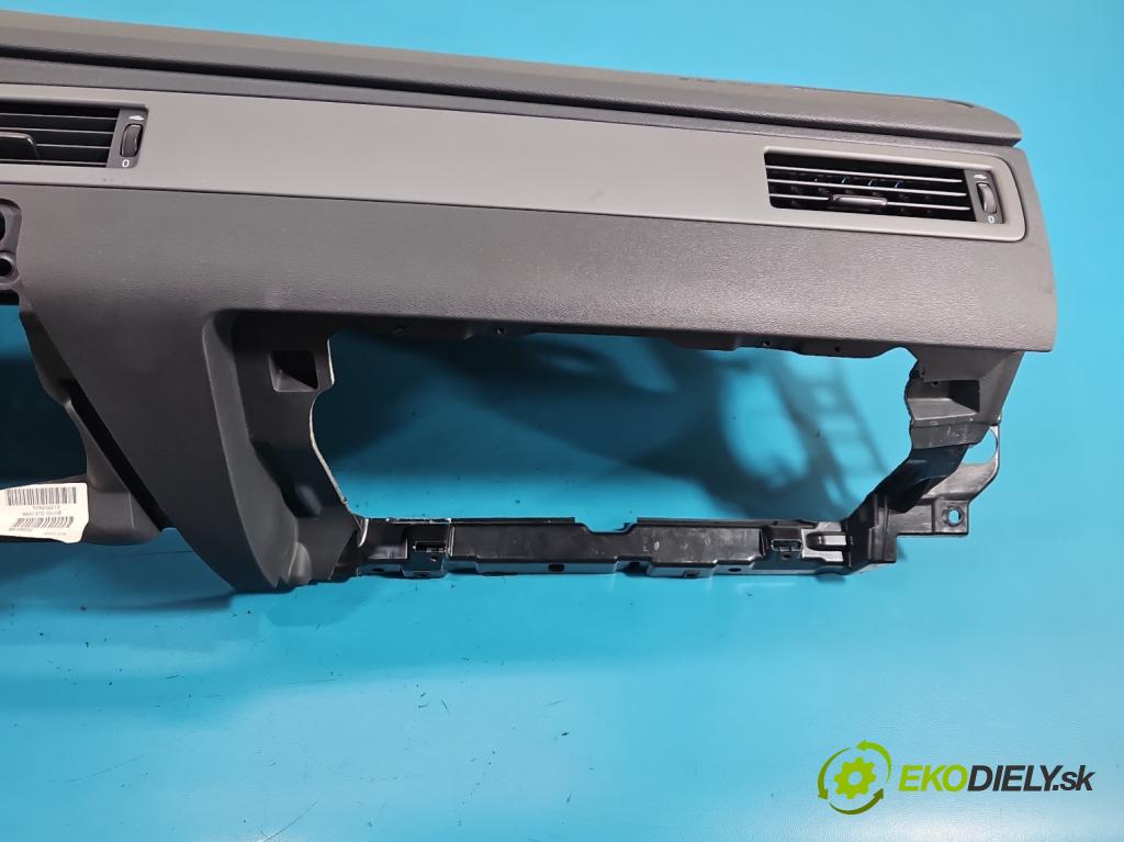 Volvo V70 III 2007-2016 2.0 16V 145 HP manual 107 kW 1999 cm3 5- kokpit,pristrojová doska rozdeľovacia