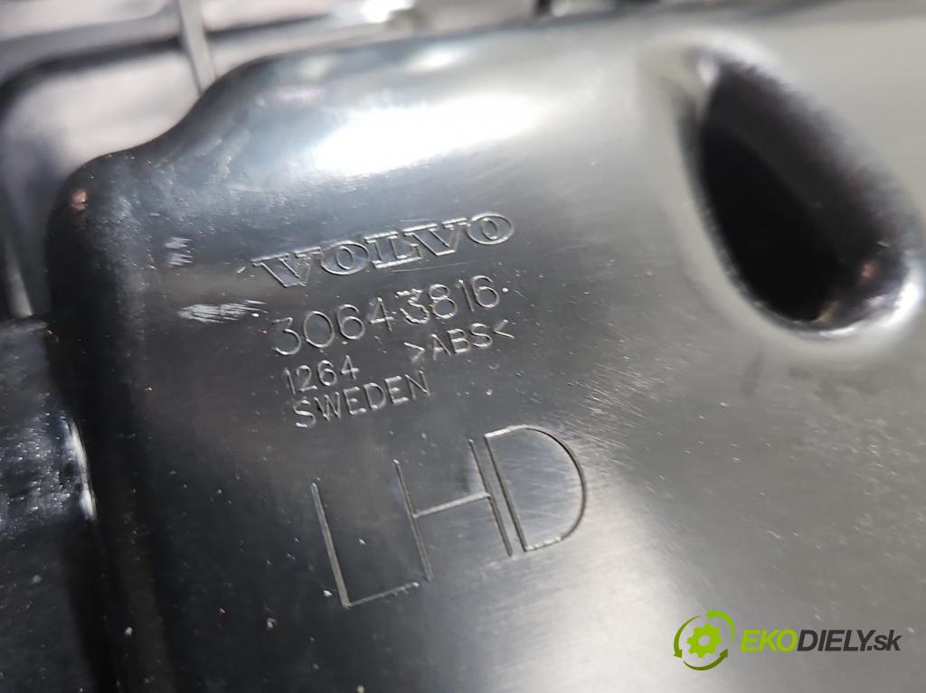 Volvo V70 III 2007-2016 2.0 16V 145 HP manual 107 kW 1999 cm3 5- kokpit,pristrojová doska rozdeľovacia