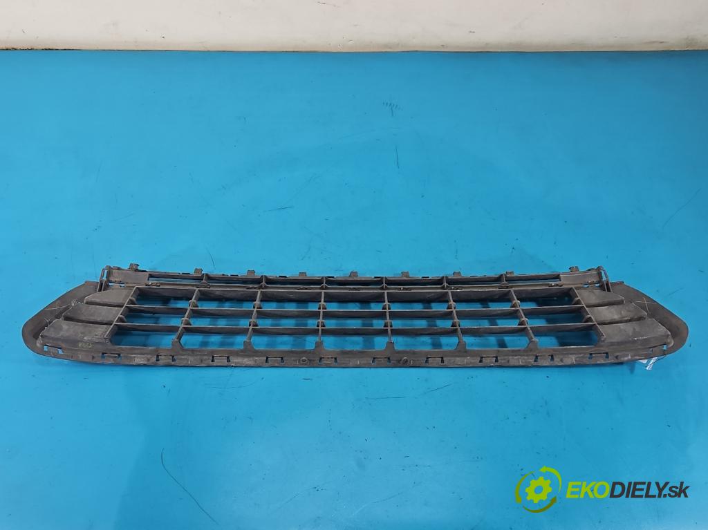 Vw Golf VII 2012-2020 1.2 TSI 86 hp manual 63 kW 1197 cm3 5- Zaślepka: mřížka: nárazníku medián: 5G0853677