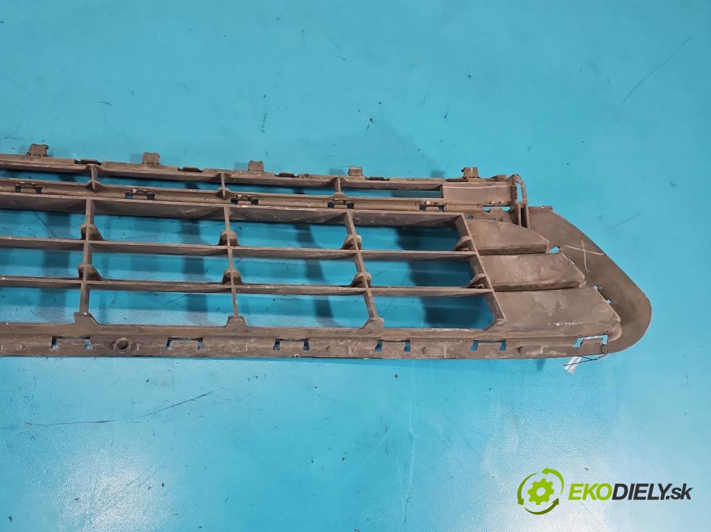 Vw Golf VII 2012-2020 1.2 TSI 86 hp manual 63 kW 1197 cm3 5- Zaślepka: mřížka: nárazníku medián: 5G0853677