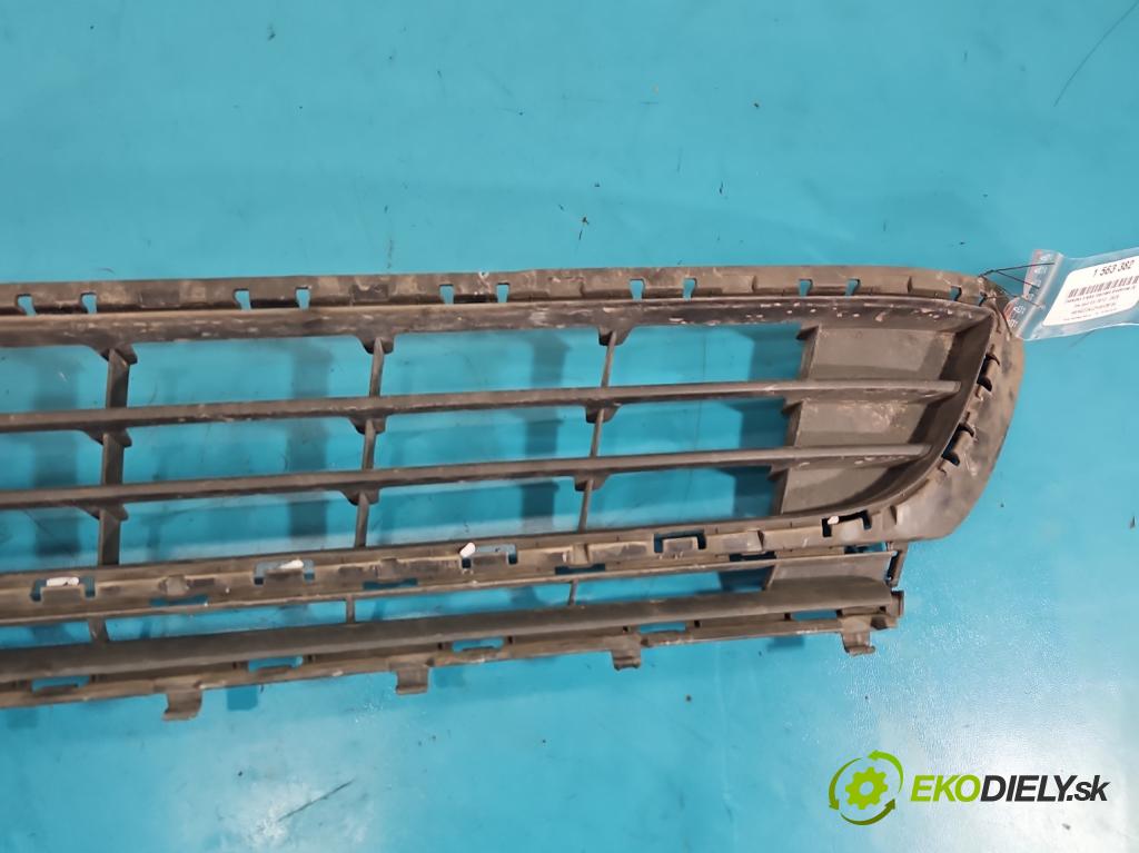 Vw Golf VII 2012-2020 1.2 TSI 86 hp manual 63 kW 1197 cm3 5- Zaślepka: mřížka: nárazníku medián: 5G0853677