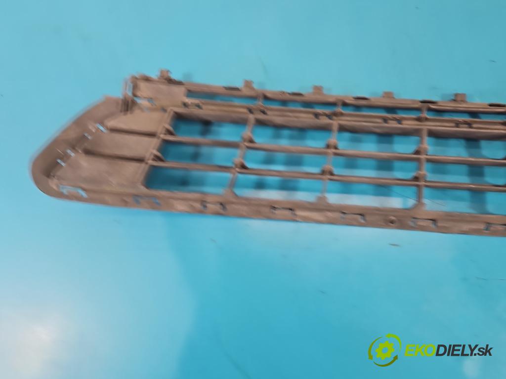 Vw Golf VII 2012-2020 1.2 TSI 86 hp manual 63 kW 1197 cm3 5- Zaślepka: mřížka: nárazníku medián: 5G0853677