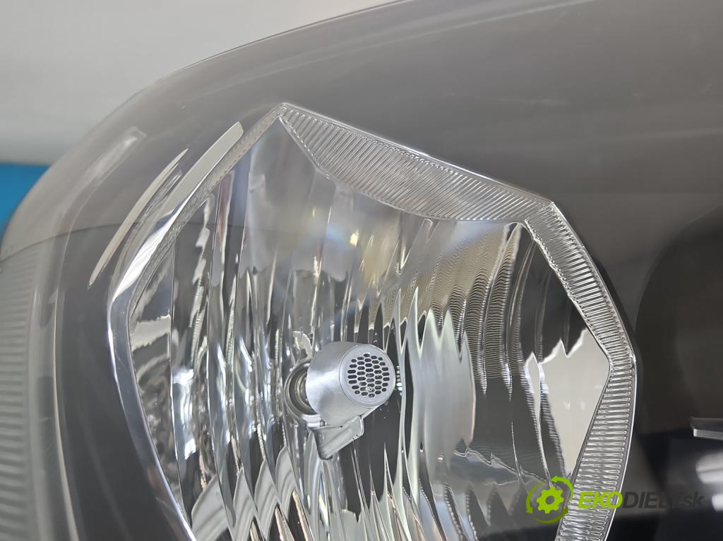 Vw Golf VII 2012-2020 1.2 TSI 86 HP manual 63 kW 1197 cm3 5- Reflektor: pravý 5G1941006E (Svetlo predné pravé)