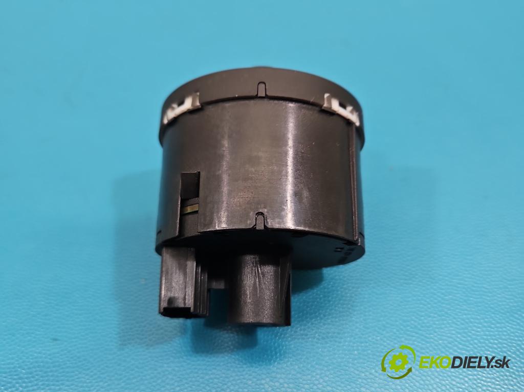 Vw Golf VII 2012-2020 1.2 TSI 86 HP manual 63 kW 1197 cm3 5- prepínač světla: na doska: 5G0941431AQ