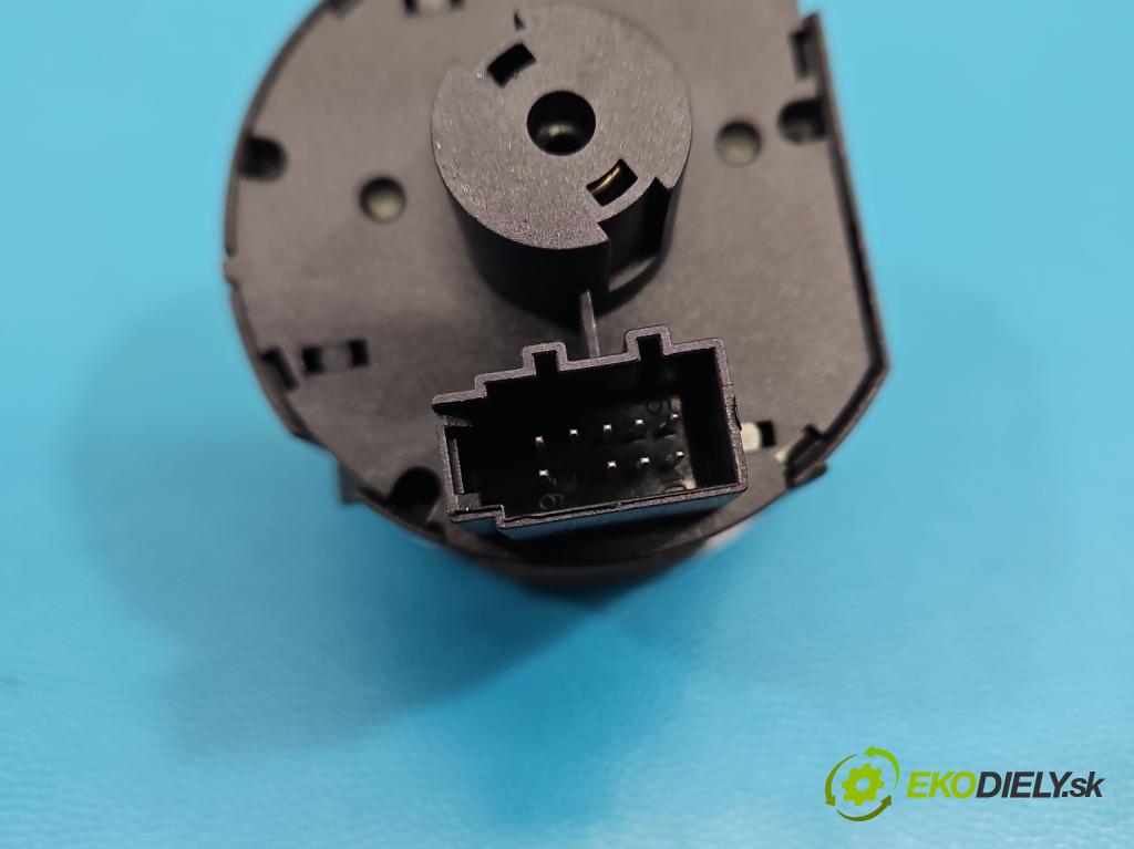 Vw Golf VII 2012-2020 1.2 TSI 86 HP manual 63 kW 1197 cm3 5- prepínač světla: na doska: 5G0941431AQ