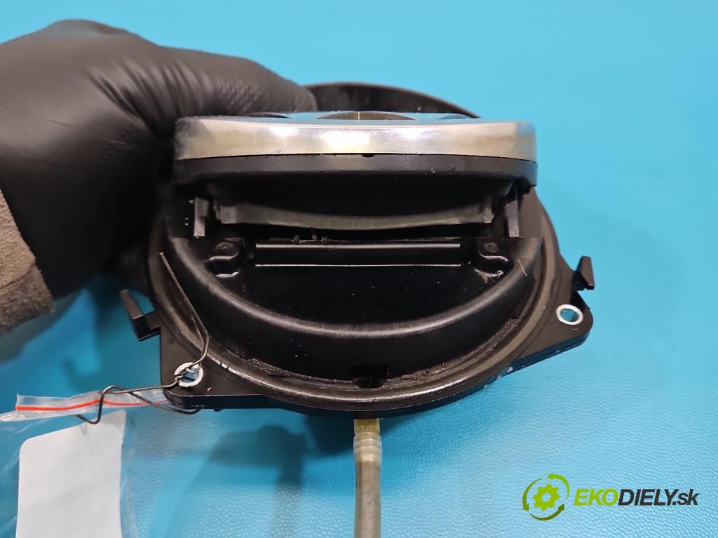 Vw Golf VII 2012-2020 1.2 TSI 86 HP manual 63 kW 1197 cm3 5- rukoväť kufrové dvere zadné 5G9827469D