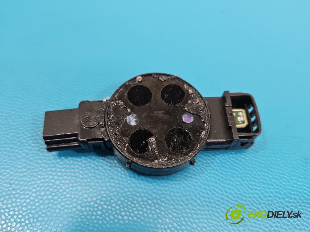 Vw Golf VII 2012-2020 1.2 TSI 86 HP manual 63 kW 1197 cm3 5- snímač déšť: 5Q0955559B (Snímač dažďa)