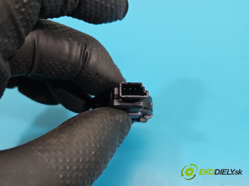 Vw Golf VII 2012-2020 1.2 TSI 86 HP manual 63 kW 1197 cm3 5- snímač déšť: 5Q0955559B (Snímač dažďa)