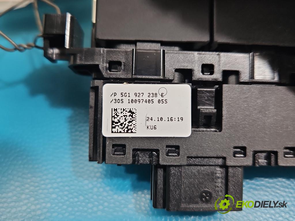 Vw Golf VII 2012-2020 1.2 TSI 86 HP manual 63 kW 1197 cm3 5- prepínač ostatné 5G1927238E