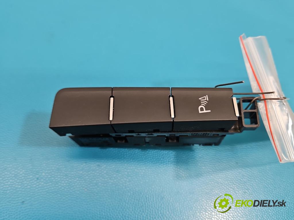 Vw Golf VII 2012-2020 1.2 TSI 86 HP manual 63 kW 1197 cm3 5- prepínač ostatné 5G1927238E