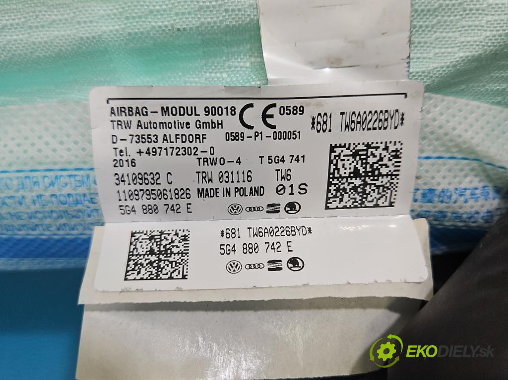 Vw Golf VII 2012-2020 1.2 TSI 86 HP manual 63 kW 1197 cm3 5- clona pravé 5G4880742E