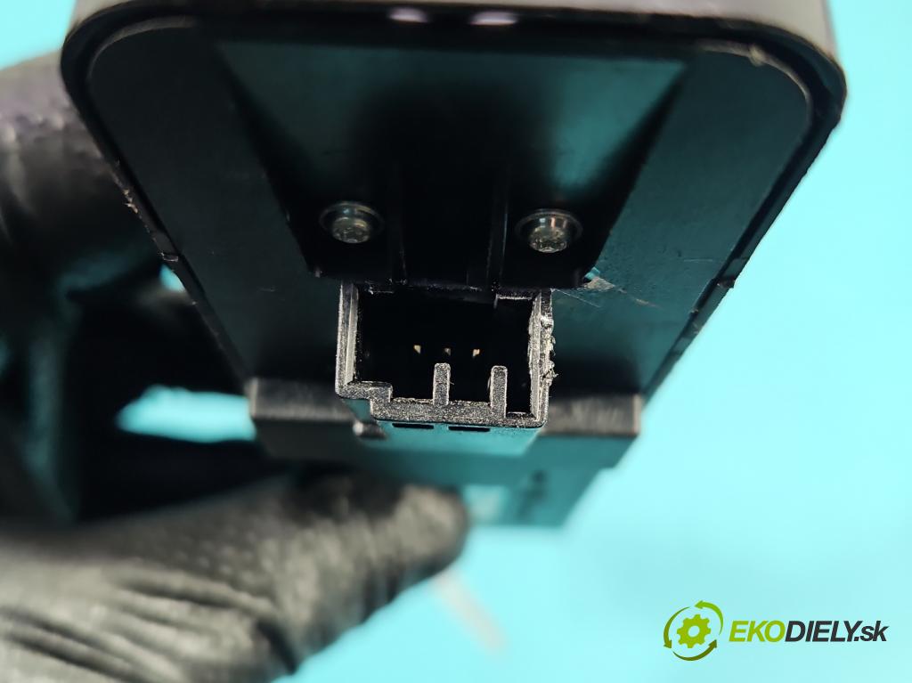 Volvo V70 III 2007-2016 2.0 16V 145 HP manual 107 kW 1999 cm3 5- prepínač okien spätných zrkadiel 30773269