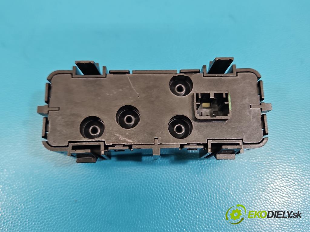 Skoda Superb IV 2023- 2.0 TDI 150 HP automatic 110 kW 1968 cm3 5- prepínač světla: na doska: 571941633