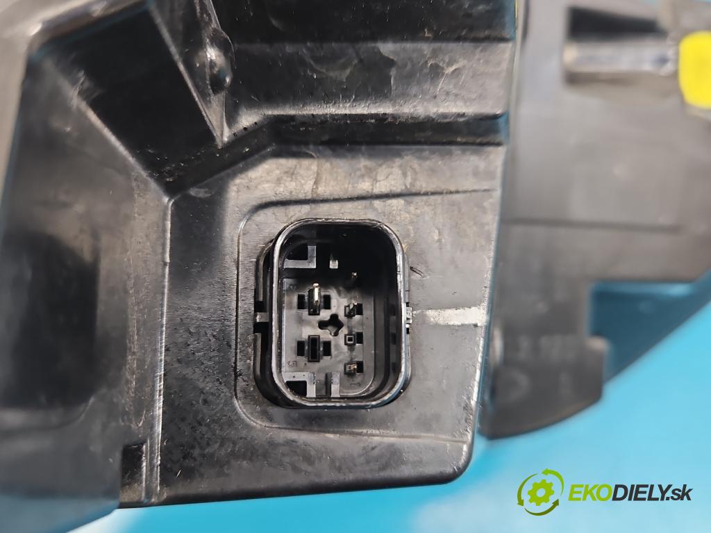 Bmw 3 G20 2018- 2.0 T 156 HP automatic 115 kW 1998 cm3 4- svetlo / reflektor zadné ľavé  (Kľučka dverí ostatné)