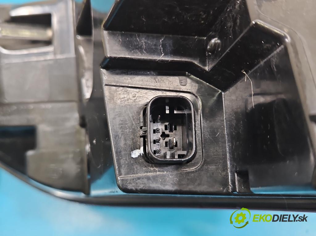 Bmw 3 G20 2018- 2.0 T 156 HP automatic 115 kW 1998 cm3 4- svetlo / reflektor zadné pravé  (Kľučka dverí ostatné)