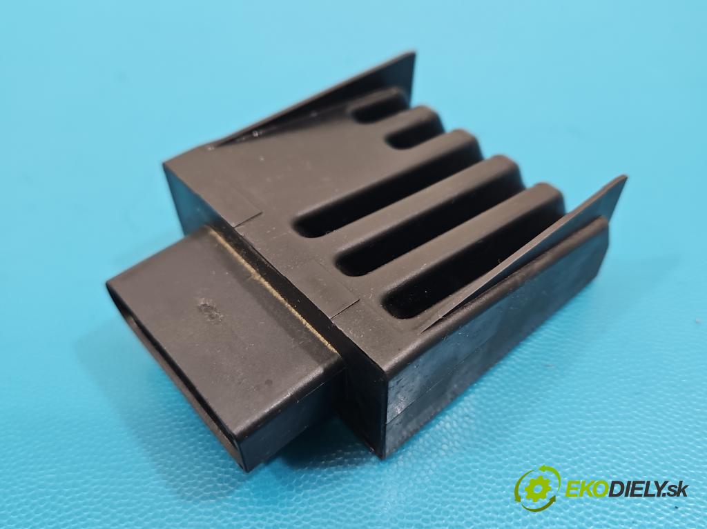 Skoda Superb IV 2023- 2.0 TDI 150 HP automatic 110 kW 1968 cm3 5- riadiaca jednotka ostatné 3Q0906121D