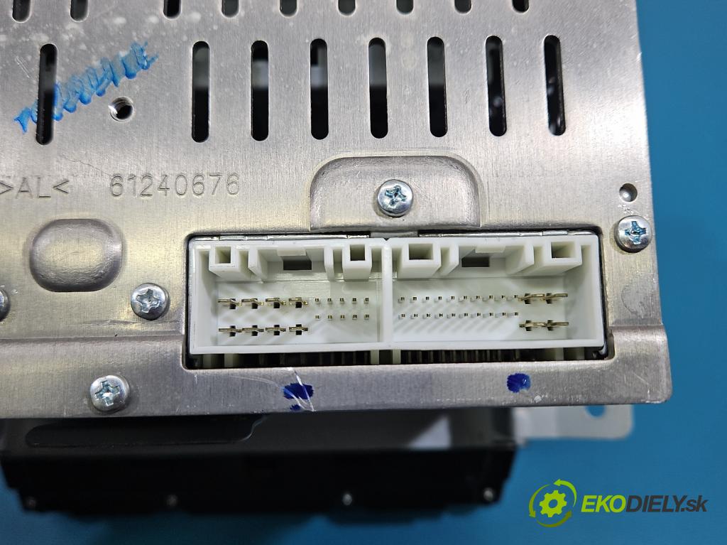 Hyundai Santa Fe III 2012–2018 2.4 GDI 190 HP automatic 140 kW 2359 cm3 5- Radio originál 96180-4Z500