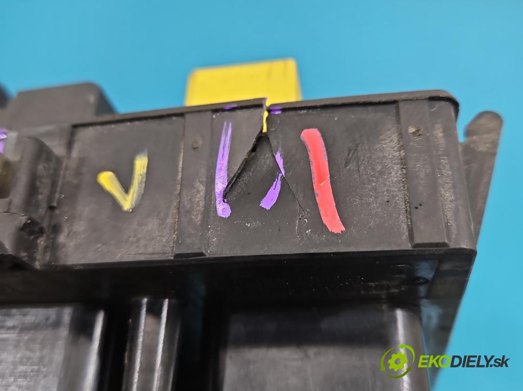 Opel Astra III 2004-2014 1.7 cdti 80 hp manual 59 kW 1686 cm3 5- skříňka pojistková 13205783 (Pojistková skříňka)